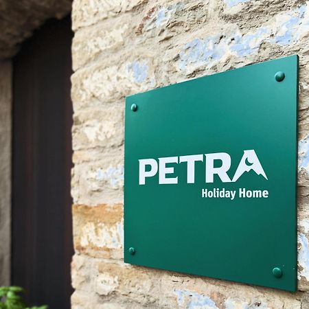 Petra Holiday Home Пьетрапертоза Экстерьер фото